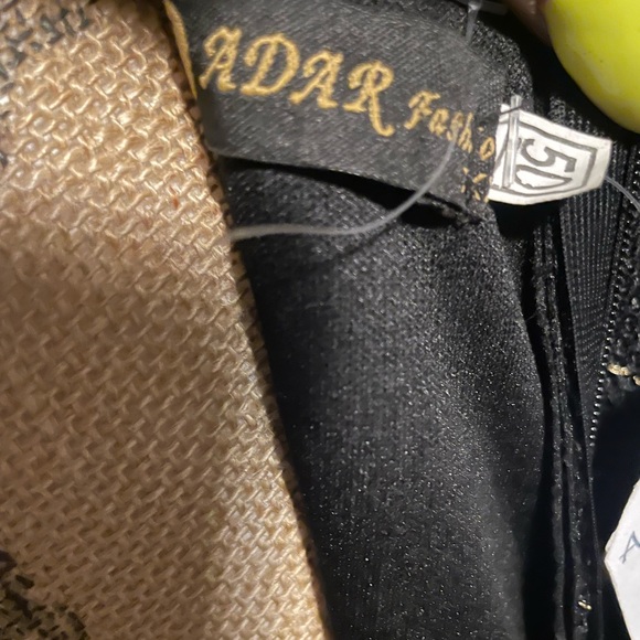 Broken glass gown - Picture 9 of 9